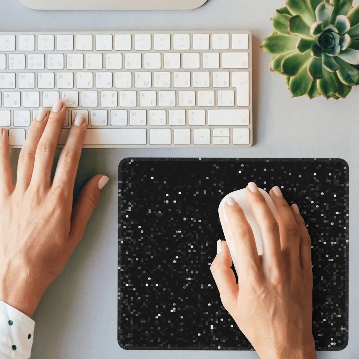 Printed Image Of Black Sequins - Laptop Accessories Images 리뷰 및 가격